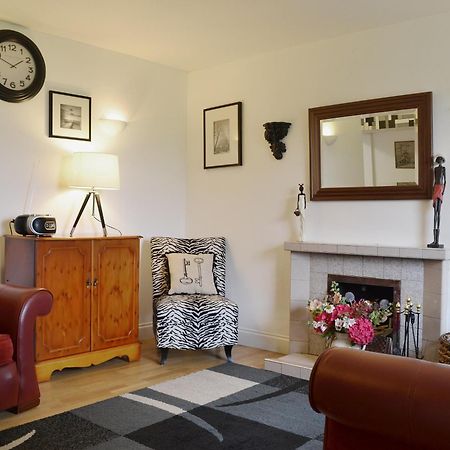 Checkers Cottage - Beaufort Estate Belladrum ภายนอก รูปภาพ