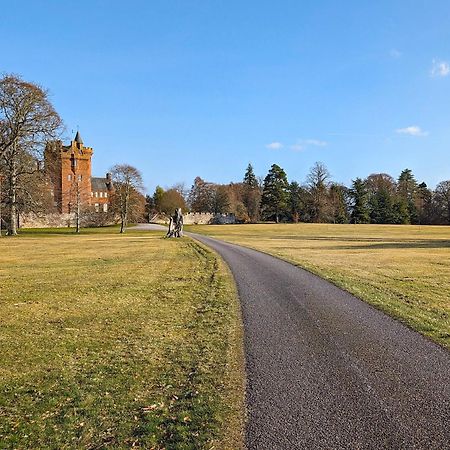 Checkers Cottage - Beaufort Estate Belladrum ภายนอก รูปภาพ