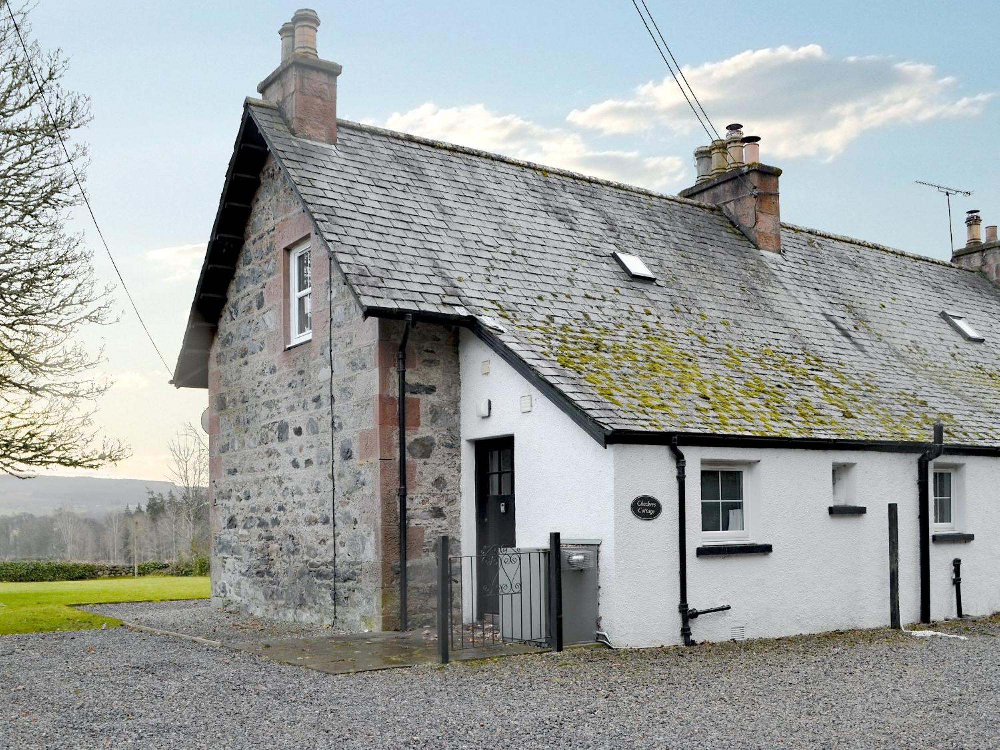 Checkers Cottage - Beaufort Estate Belladrum ภายนอก รูปภาพ