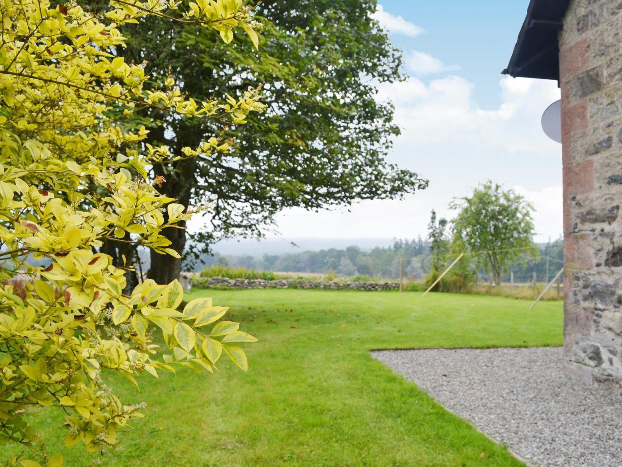 Checkers Cottage - Beaufort Estate Belladrum ภายนอก รูปภาพ