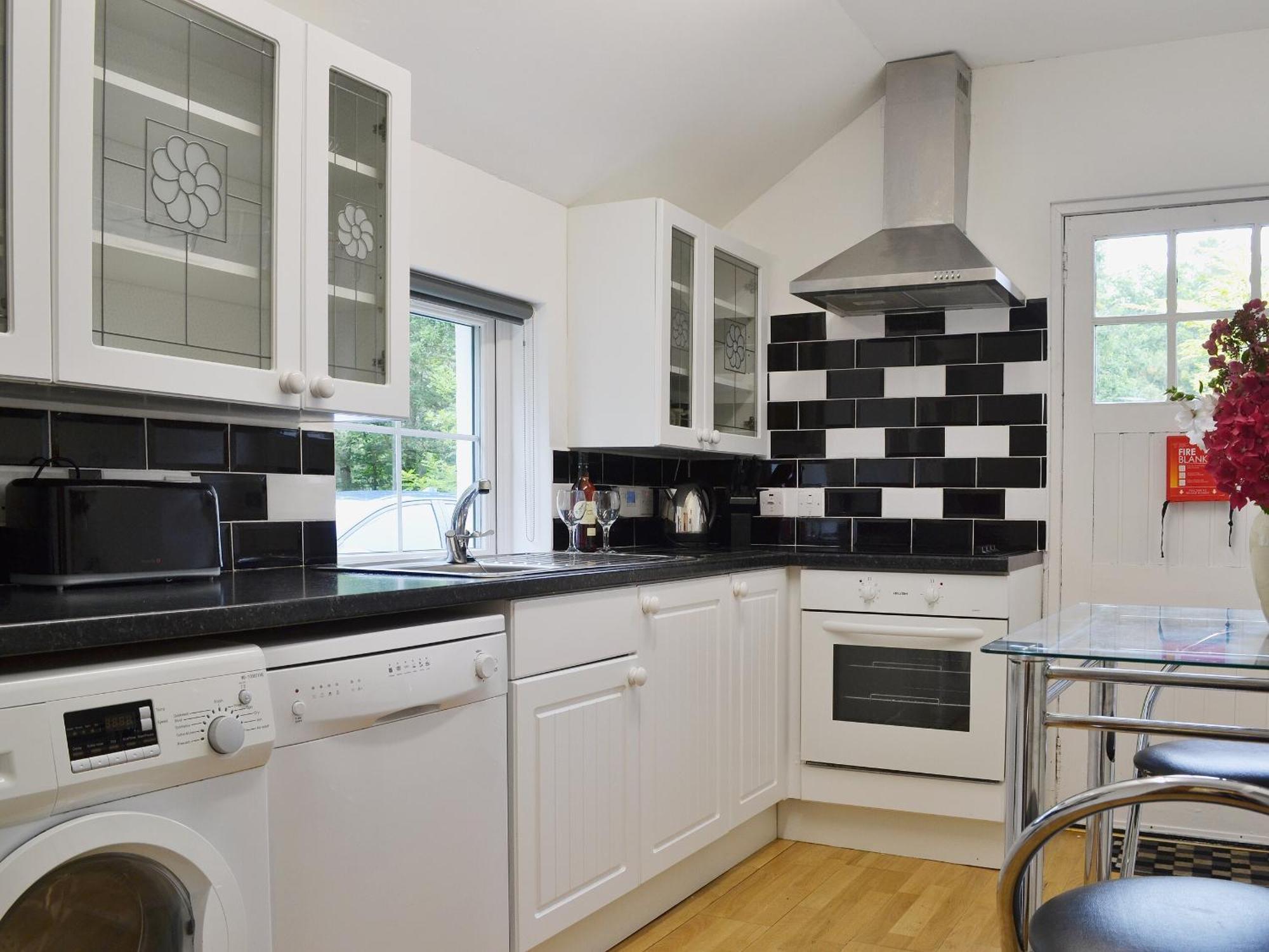 Checkers Cottage - Beaufort Estate Belladrum ภายนอก รูปภาพ
