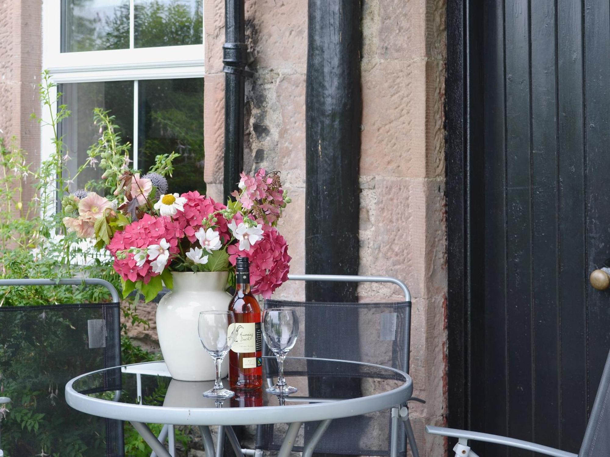 Checkers Cottage - Beaufort Estate Belladrum ภายนอก รูปภาพ