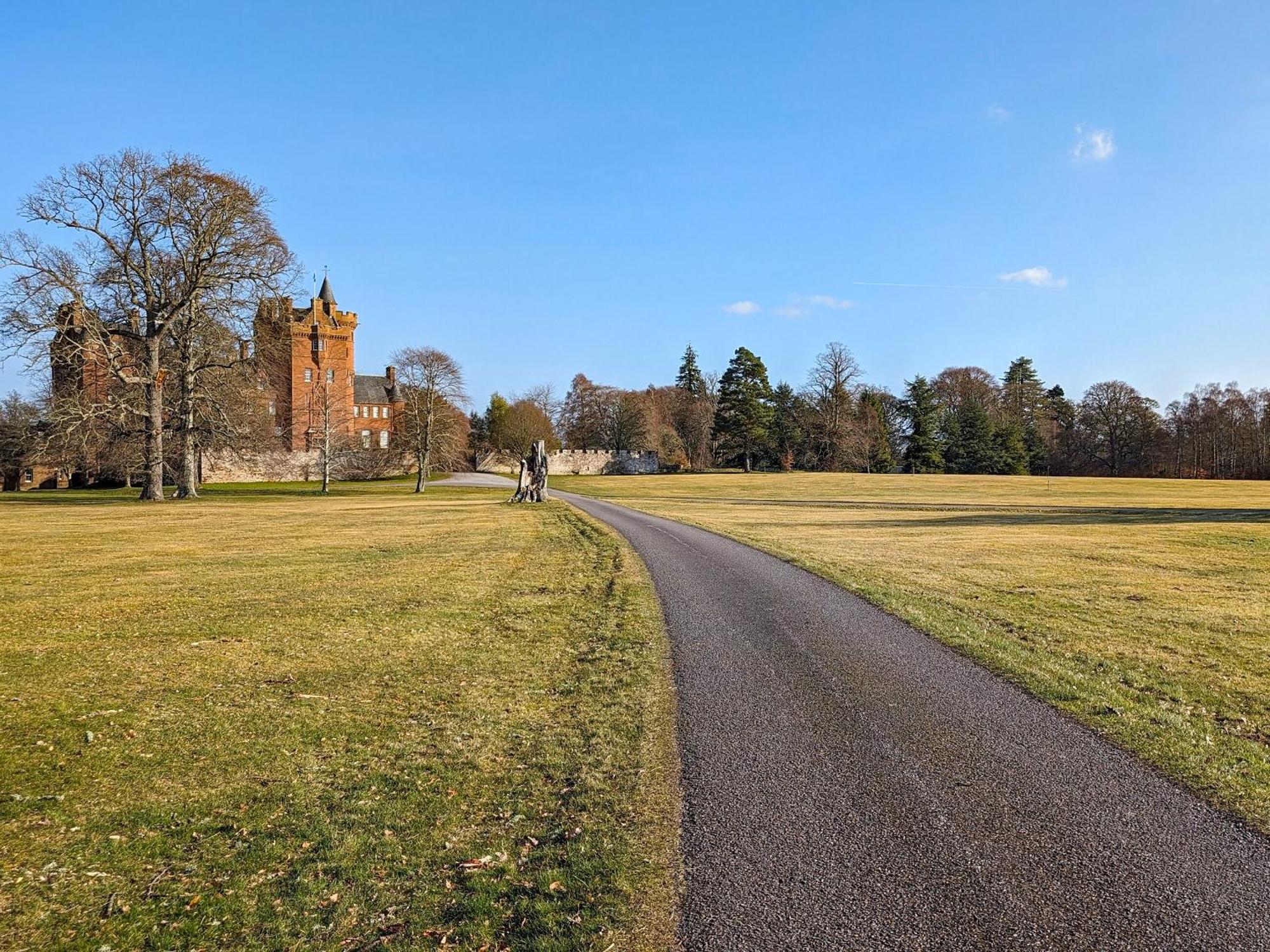 Checkers Cottage - Beaufort Estate Belladrum ภายนอก รูปภาพ