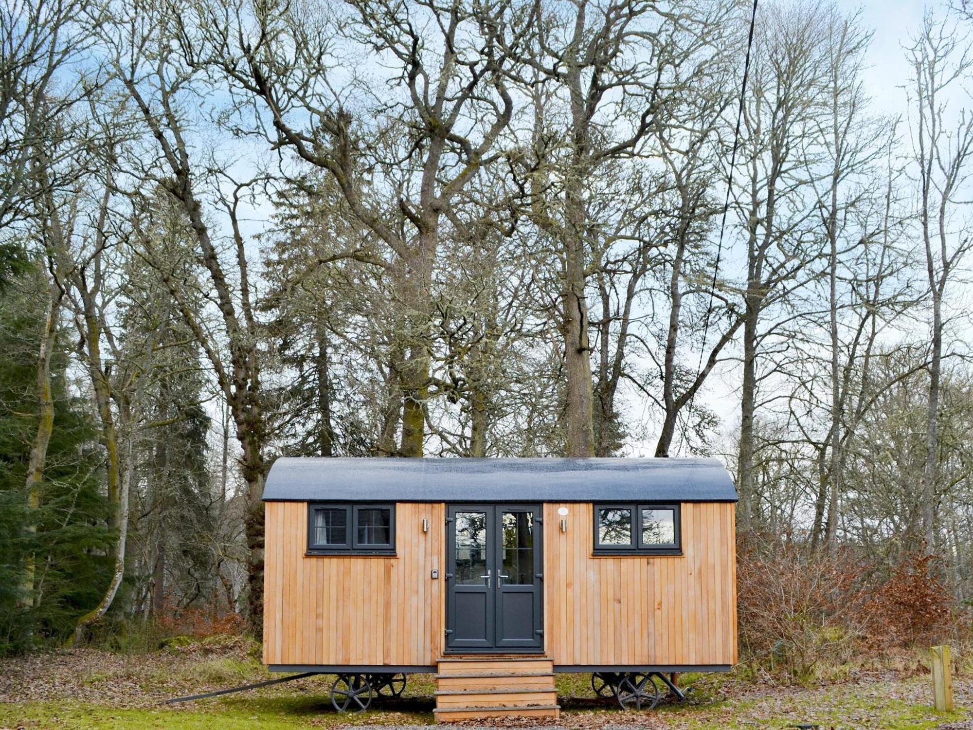 Checkers Cottage - Beaufort Estate Belladrum ภายนอก รูปภาพ
